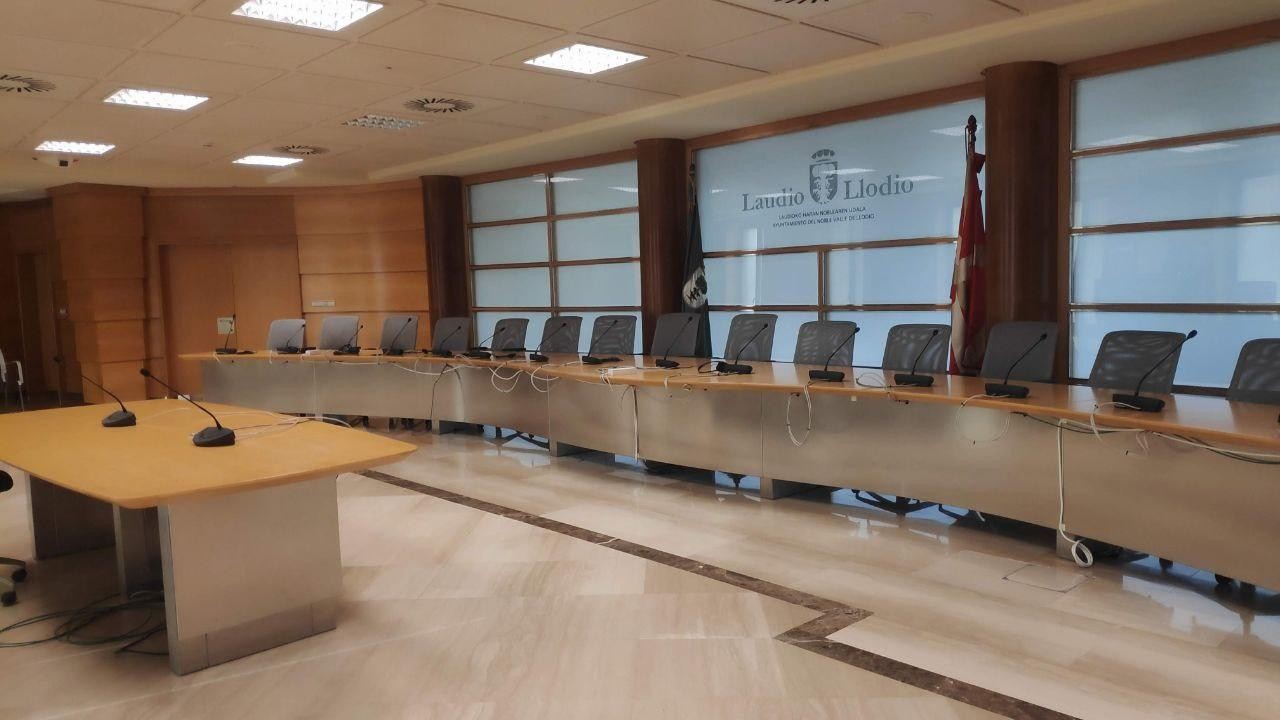 Laudiok aurrez aurre udal osoko bilkurak berreskuratu ditu
