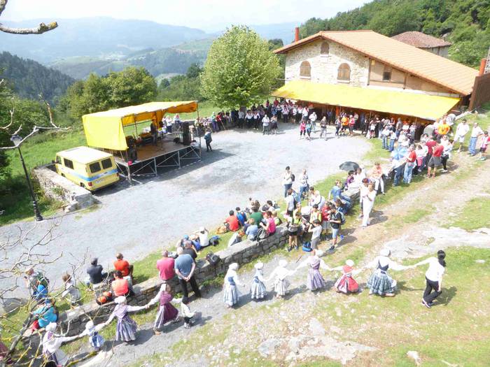 Astelehenerarte luzatu ziren 95 1496394736386