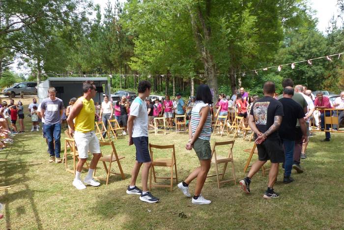 Andra Mari Zuriaren jaiak je 8 1754900922512