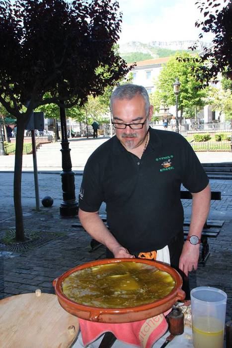 Jendetza eta giro ona nagusi 33 1494849325392