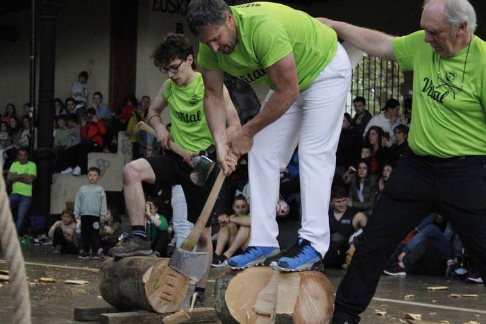 Jende ugari erakarri du Bizi 83 1744553750495