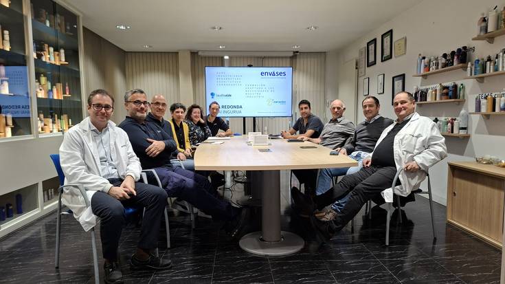 Envases enpresak mahai-ingurua egin du Laudioalde eta Zaraobe Lanbide Heziketako ikastetxeekin