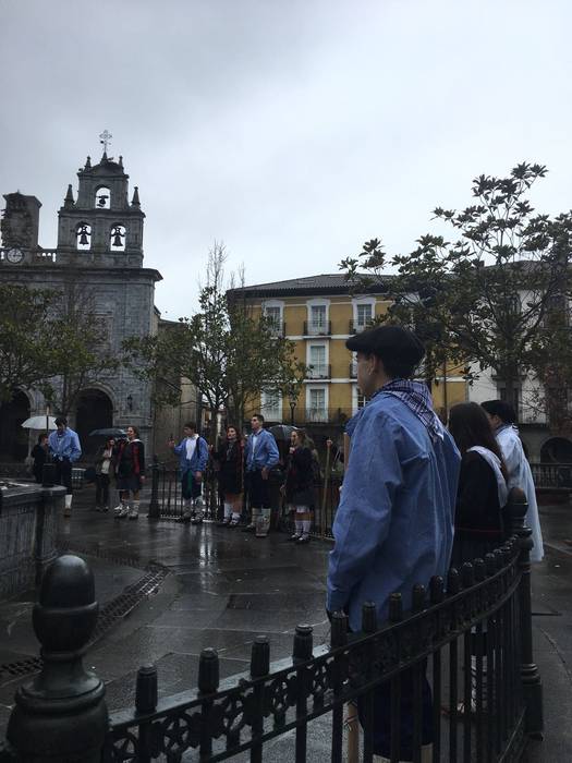 Kantuz aritu dira eskean kin 4 1517678887232