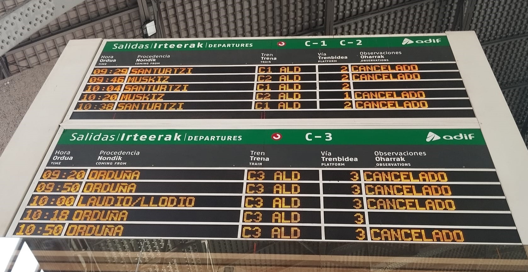 Tren gidarien grebak Renfeko C-3 lineako zerbitzua ia blokeatu du