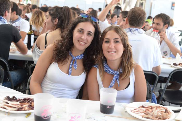 Aldai plaza txiki geratu da  83 1503894507379