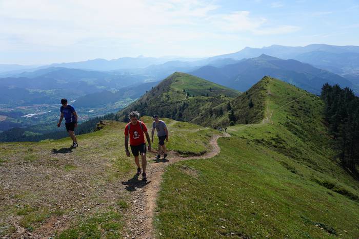 Dozenaka lagun igo dira esku 48 1620624399797