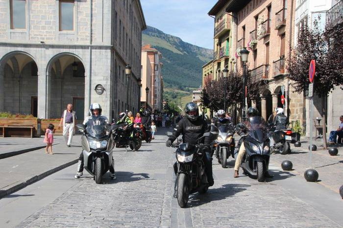 Euskal kanta herrikoien topa 9 1504519442232