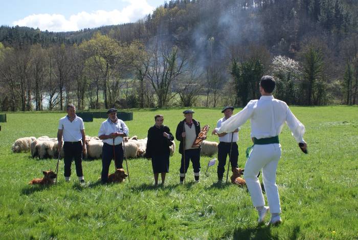 Baserri azoka ospatu dute Ok 35 1679904135941