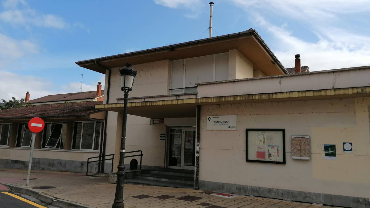 Pediatria zerbitzurik ez dagoela salatu dute hainbat gurasok Urduñan eta sinadura bilketa abiatu dute