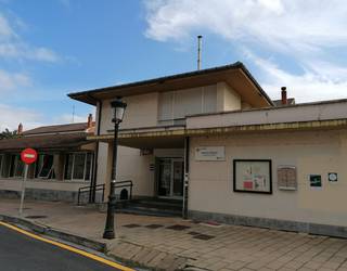 Pediatria zerbitzurik ez dagoela salatu dute hainbat gurasok Urduñan eta sinadura bilketa abiatu dute