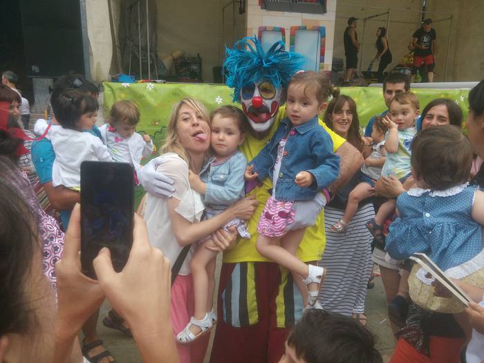 Ilusioa eta muxuak banatu di 37 1499329564424