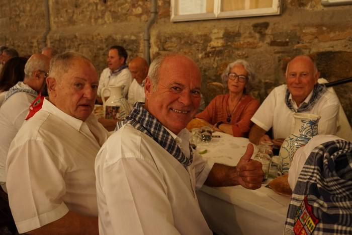 Ehunka kofrade bildu dira el 14 1756713987129