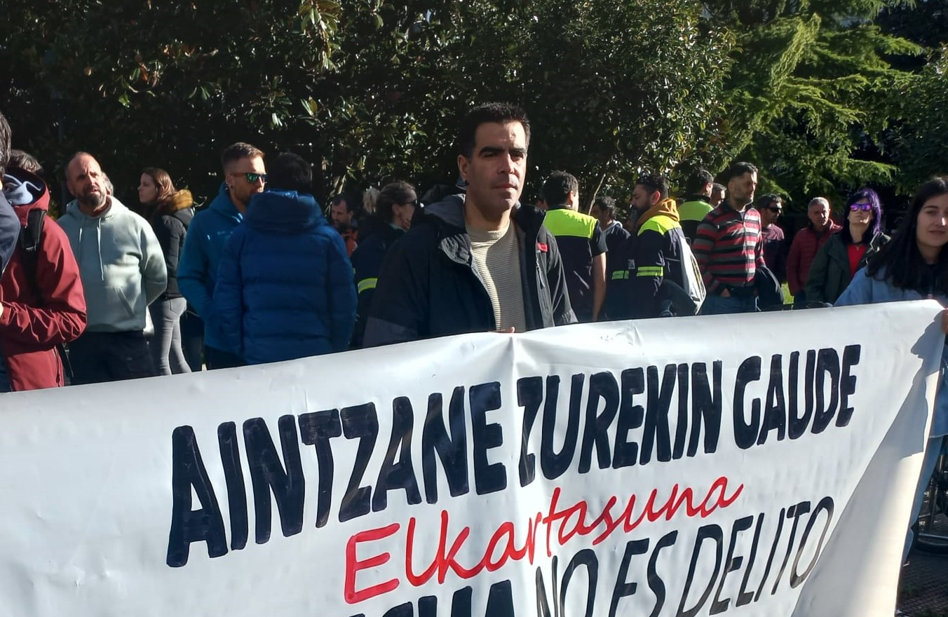 Absolbitu egin dute Aintzane Mendia Tubacexeko langilea, epaileak zalantzan jarri baititu poliziaren bertsioaren hainbat puntu
