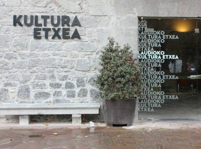 Irailaren 10ean Arabako Eraldaketa Komunitarioko Bulegoa Laudion izango da berriz