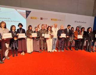 Aiaraldeak turismo jasangarriaren aldeko apustua aurkeztu du Fiturren, Aiaraldea Trekking abian jarriz eta Helmuga Turistiko Adimenduna (HTA) bereizgarria jasoz