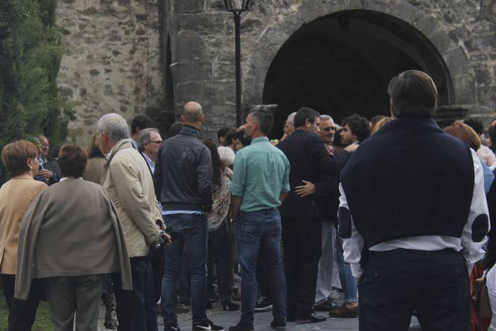 Hainbat alderdietako kideak  22 1500922134297