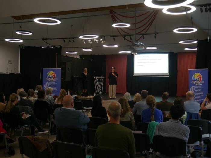 Eletik alera, Europako hizku 76 1759330633503