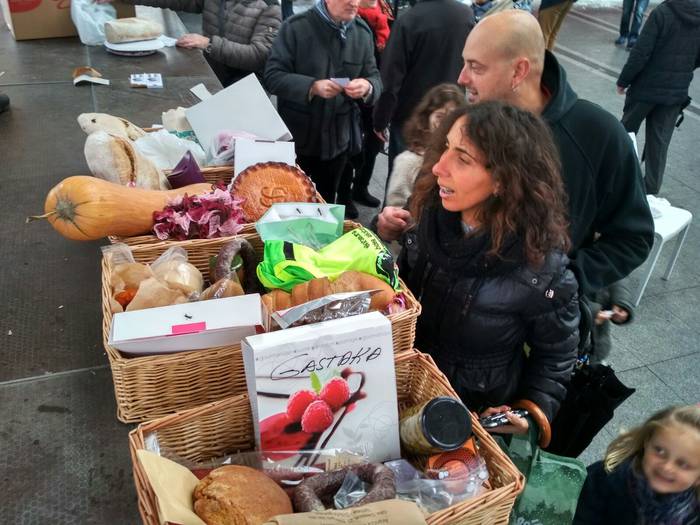 Gabonetako elkartasun azokak 11 1513599165724