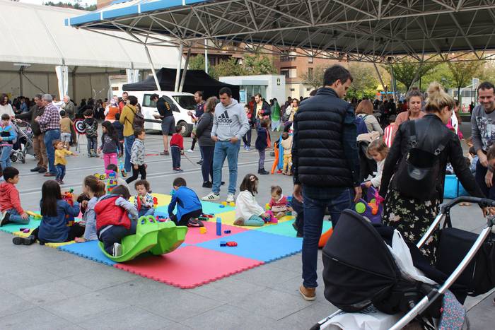 Errefuxiatuen aldeko jaia