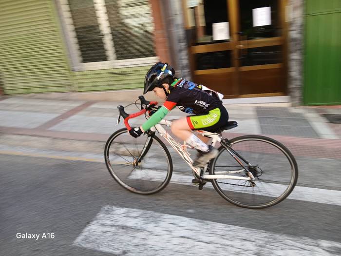 Txirrindulari gazteek erloju 9 1771856147881