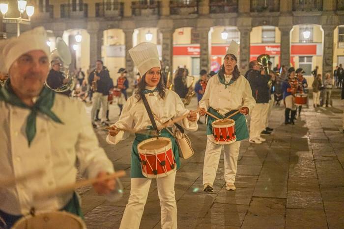 Danbor hotsekin eta ikurriña 27 1777382159981