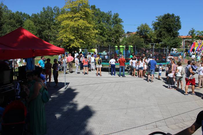 Haurrak eta edadetuak izan d 32 1502712589459