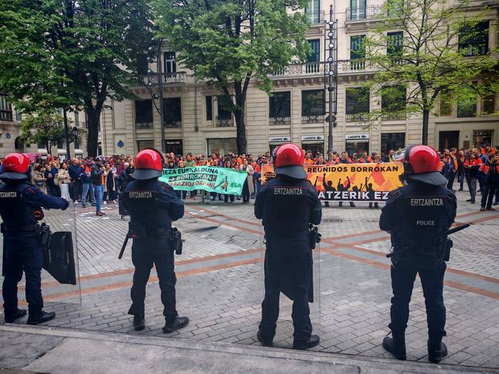 Bilboko kaleetara jo dute Tu 26 1776166141692