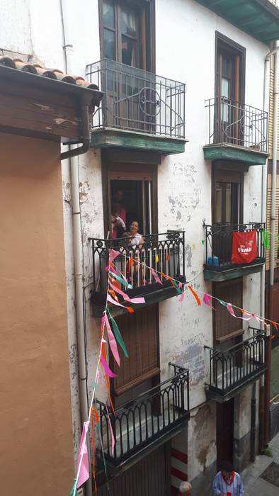 Umeak izaten ari dira gaur p 41 1589039390543