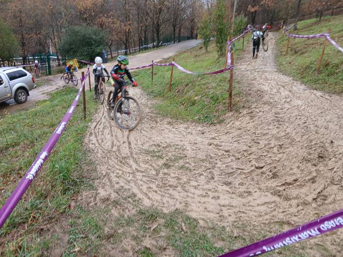 Zirkuitu gogorra izan zuten  62 1768228122102