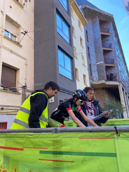 Txirrindulari gazteek erloju 28 1771856196585