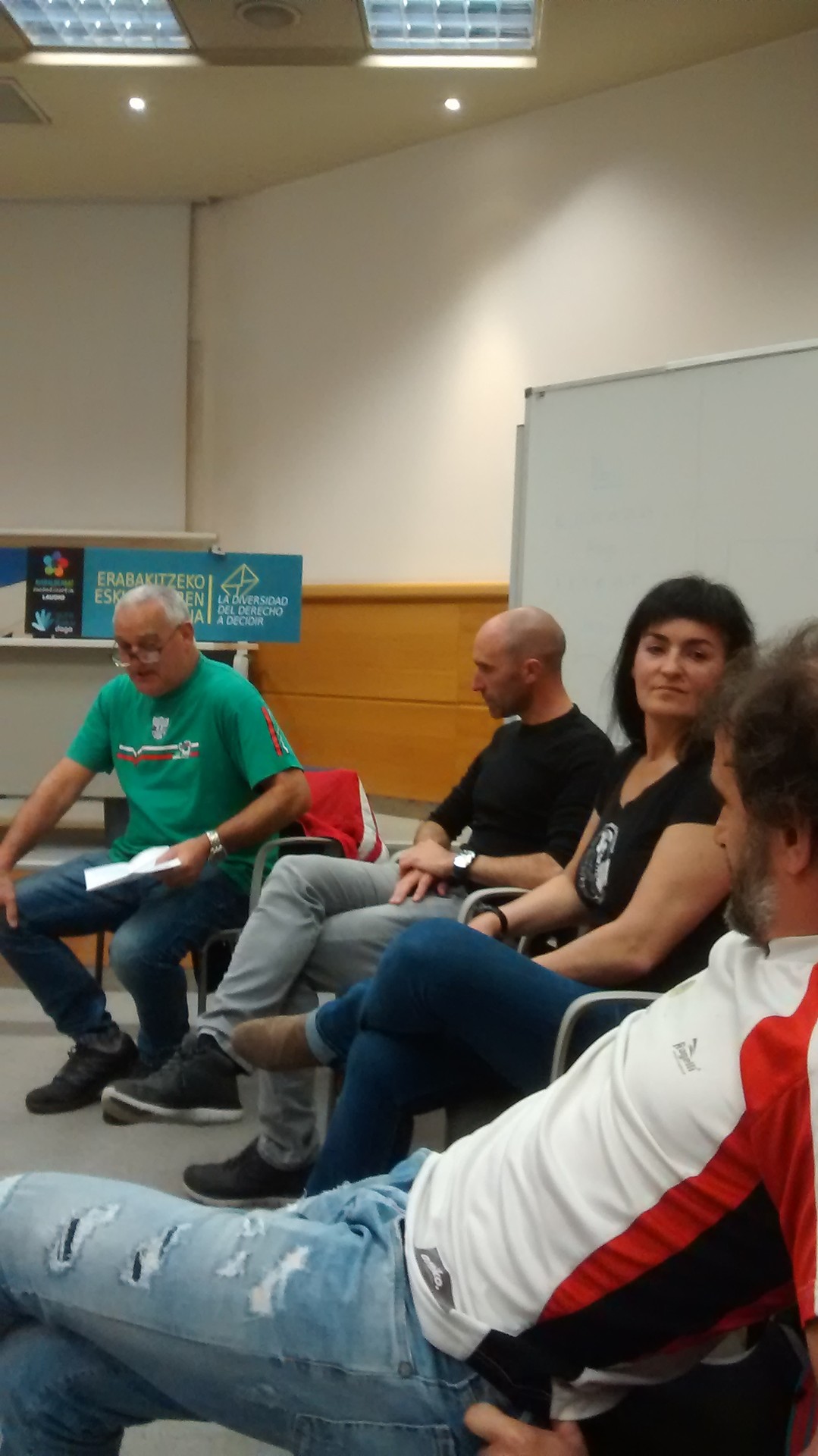 ELITEKO EUSKAL KIROLARIAK: LEHIAKETA ETA NAZIOTARTASUNA