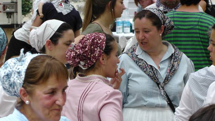 Dantza taldeak taldeak izan  185 1496056966692