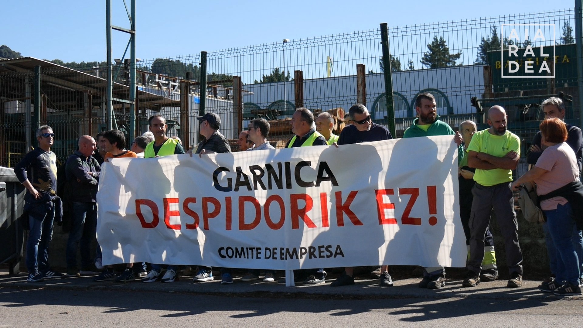 Garnica taldeko Valentziako langileek elkartasuna adierazi diete Maderas de Llodioko beharginei