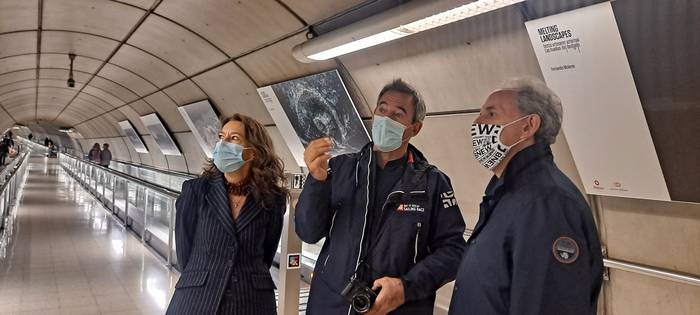 Fernando Moleres argazkilari urduñarraren erakusketa  ikusgai Bilboko Metroan