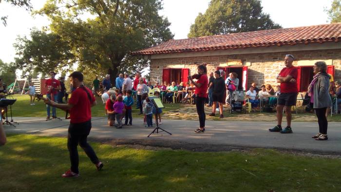 Andra Mari Txiki jaiek egita 5 1505144318877