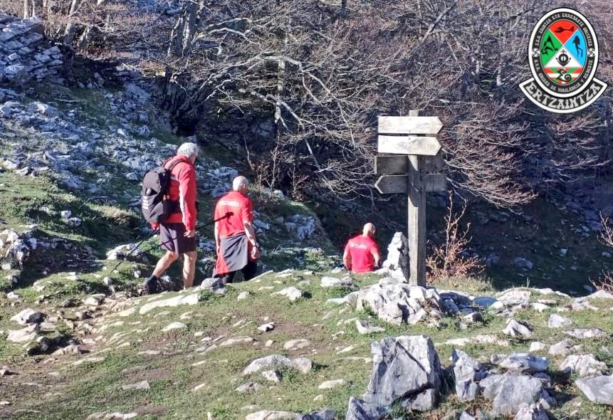 72 urteko gizonezkoa lagundu zuen atzo Ertzaintzak, Itxinan galdu eta gero