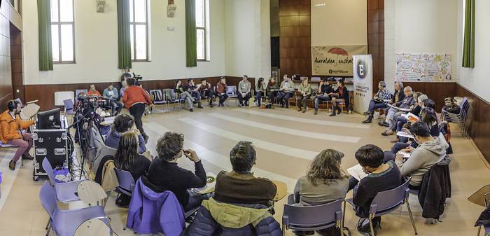 "Euskararen etorkizuna" urra 5 1483123149938