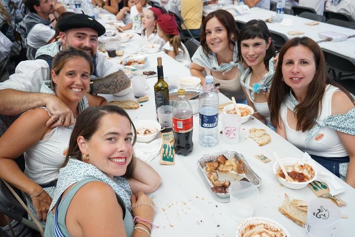 Jendetza batu da kuadrillen  73 1756403387370