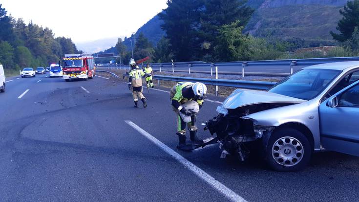 Zauritu arin bat Orozkon gertatutako trafiko istripuan