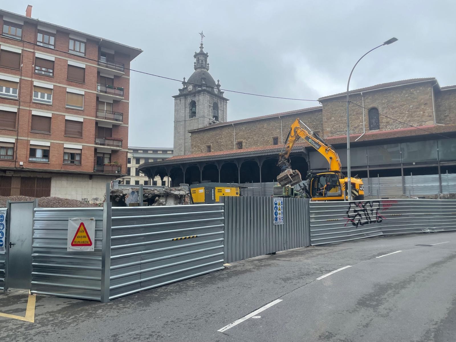 Abasto Plaza hornitzeko ekarpenak jasoko dituzte, prozesu parte hartzaile baten bidez