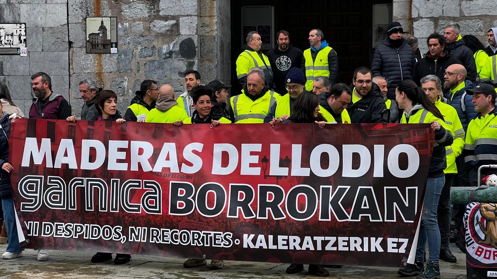 Erakundeen bitartekaritza egon arren, aurrerapenik ez Maderas de Llodioko lan gatazkan