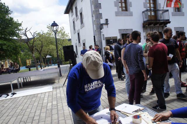 Euskal Preso Politikoen esku 12 1493719881321