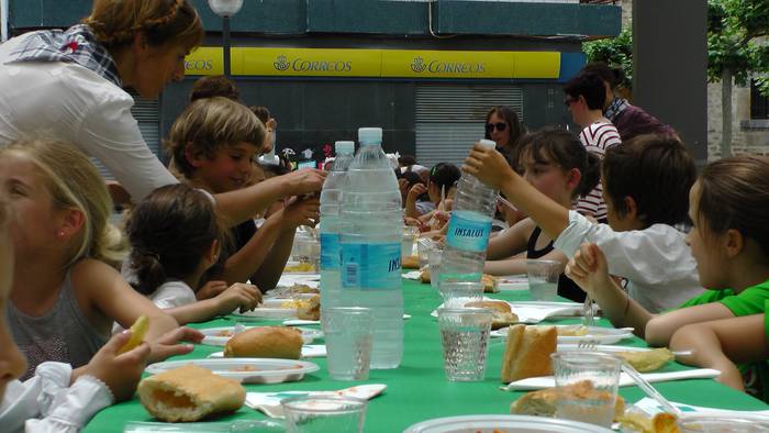 Dantza taldeak taldeak izan  43 1496046582482