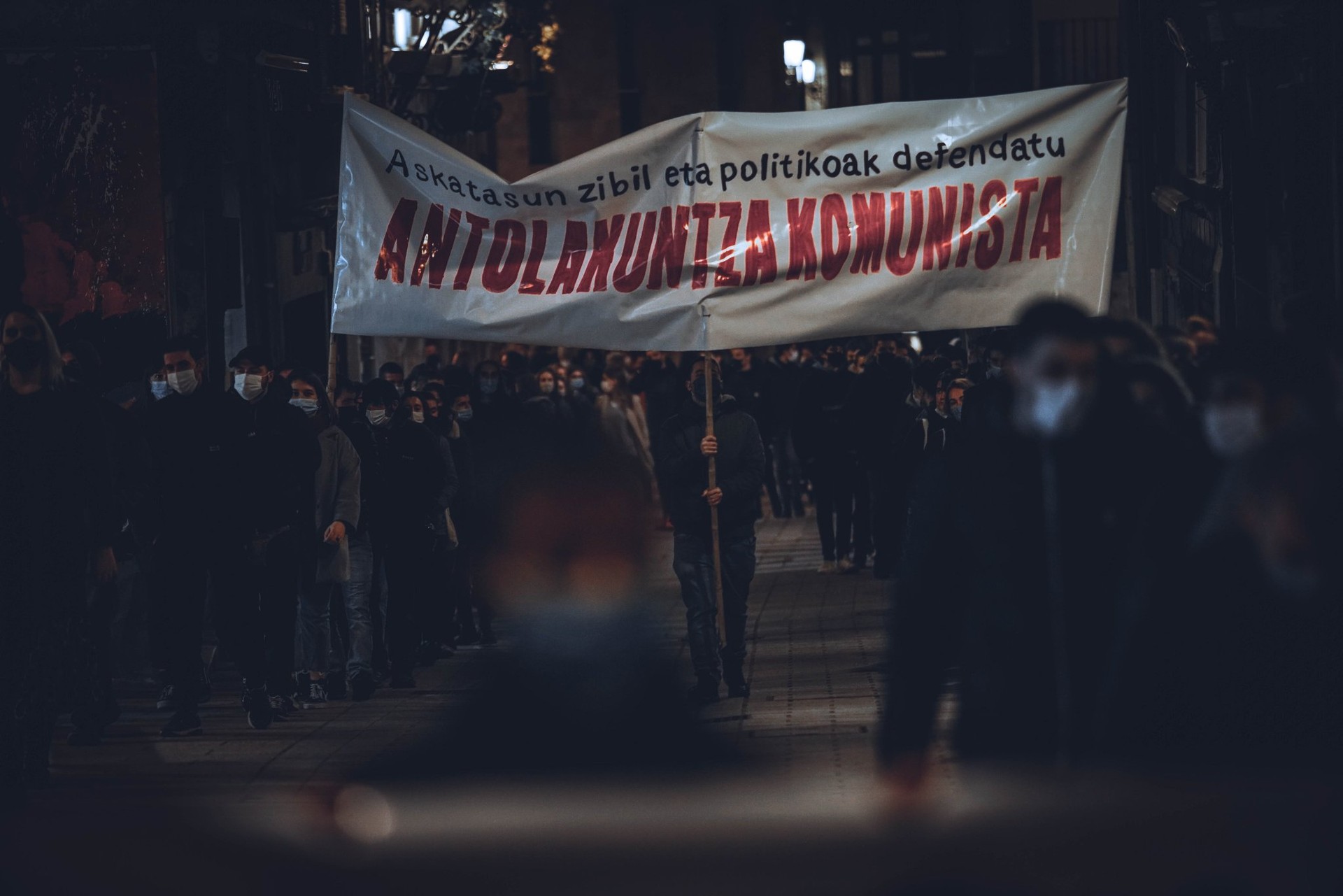 Burgesiaren zuzeneko diktadura gelditu!