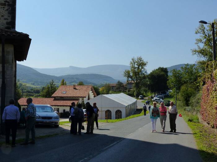 Auzokide ugarik hartu zuten  118 1506367105378