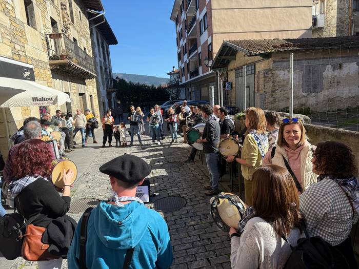 Trikitilari eta panderojole  7 1771781871842