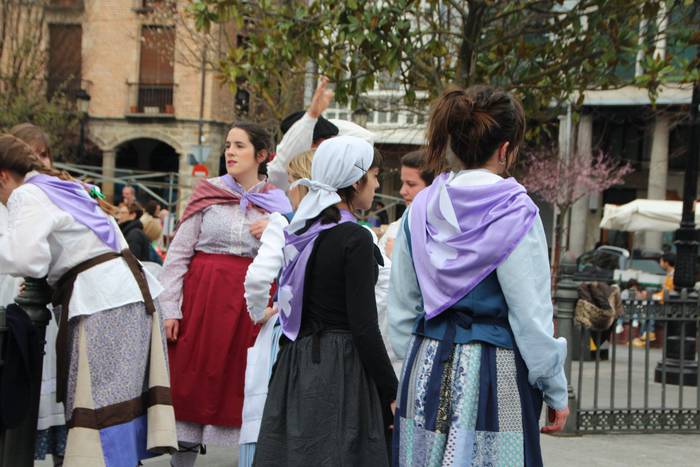 Dantzaren bidez aldarrikatu  20 1520777869626