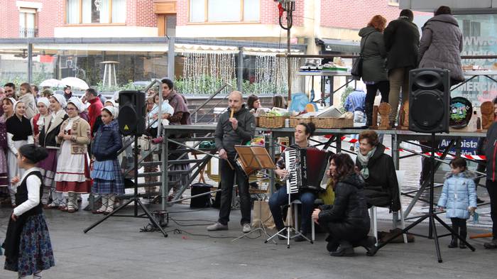 Gabonetako elkartasun azokak 40 1513599922151