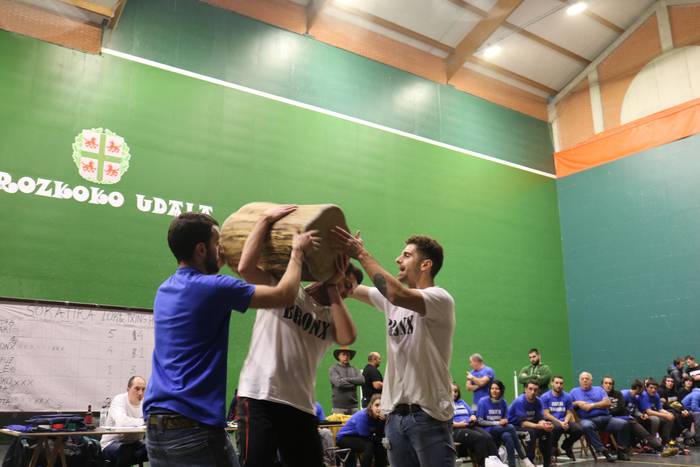 Andra Mari garaile kaleen ar 60 1515361528926