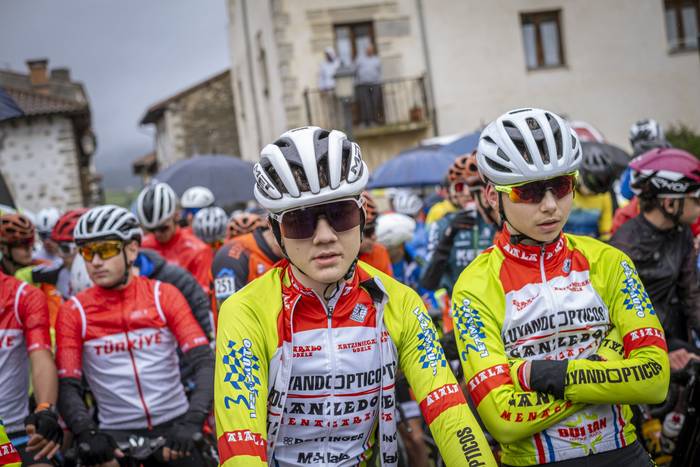 Artziniegako kale estuetan l 7 1773517237607